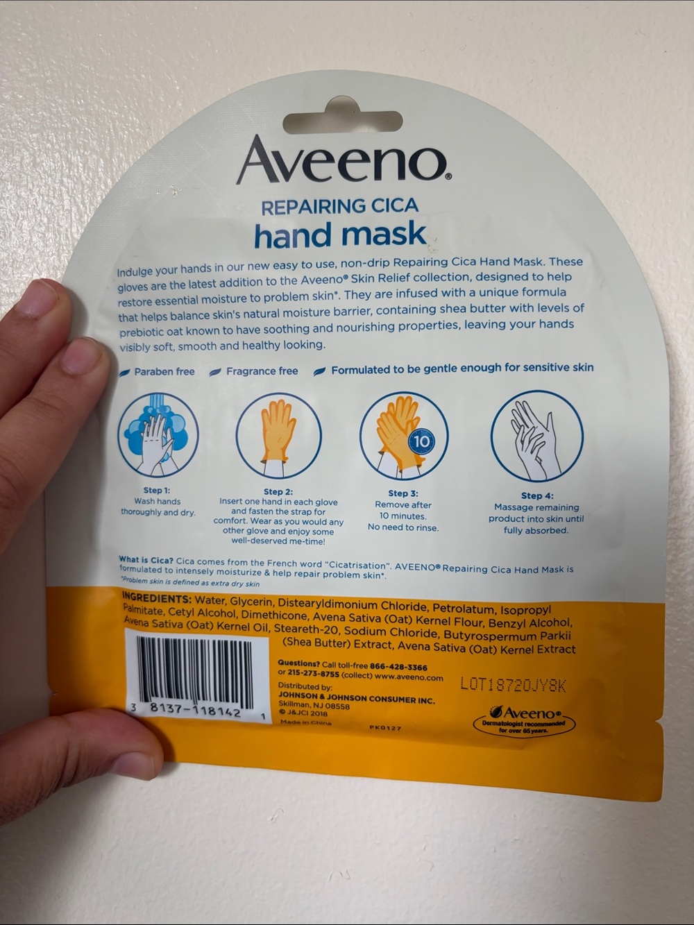 Aveeno Hand Mask - Picture 3 of 3